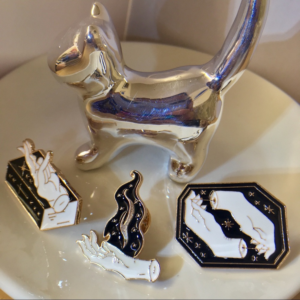 ✨Host Pick ✨ Set of 3 enamel spooky occult pins - Picture 7 of 7
